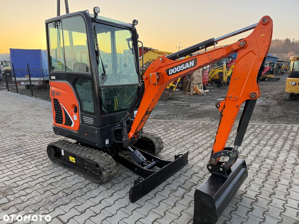 Doosan Dx19 - 9