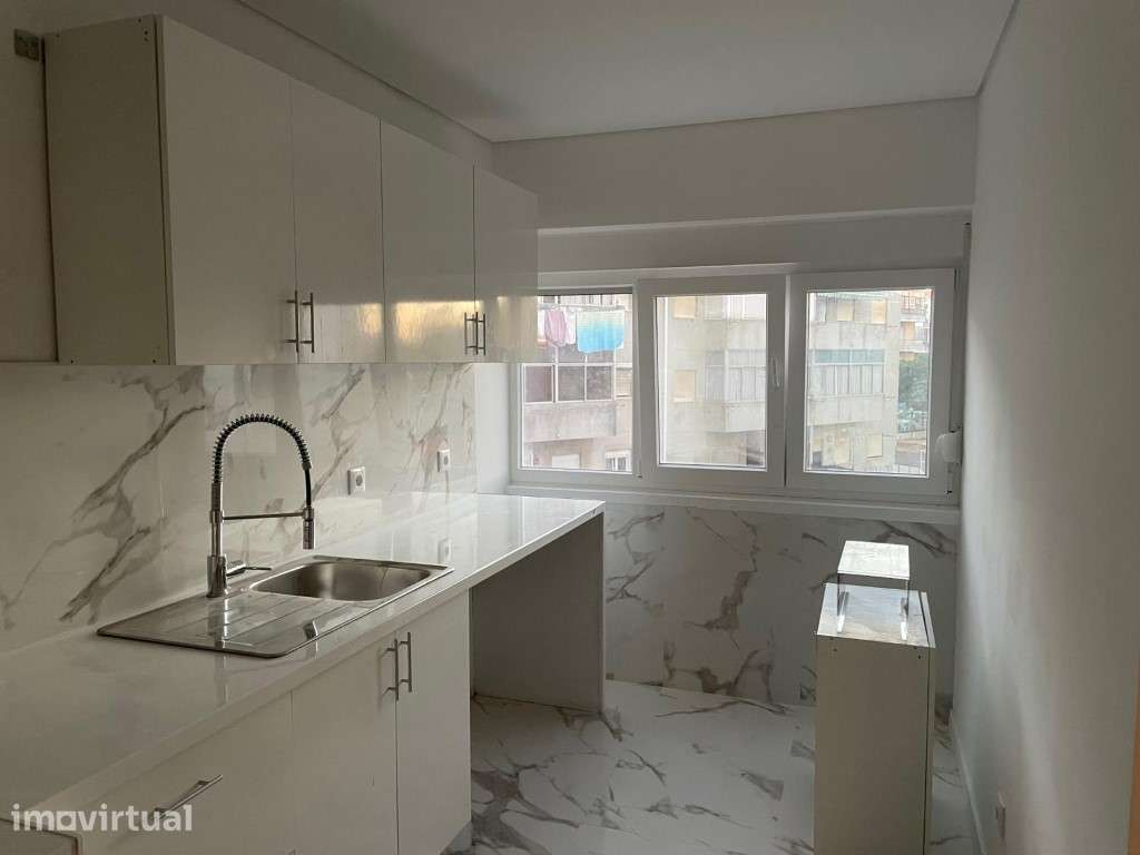 Apartamento T2 RENOVADO na Amora - Grande imagem: 5/16