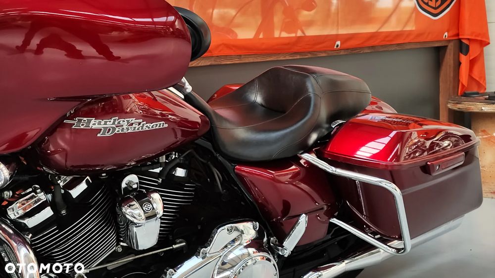 Harley-Davidson Touring Street Glide - 28