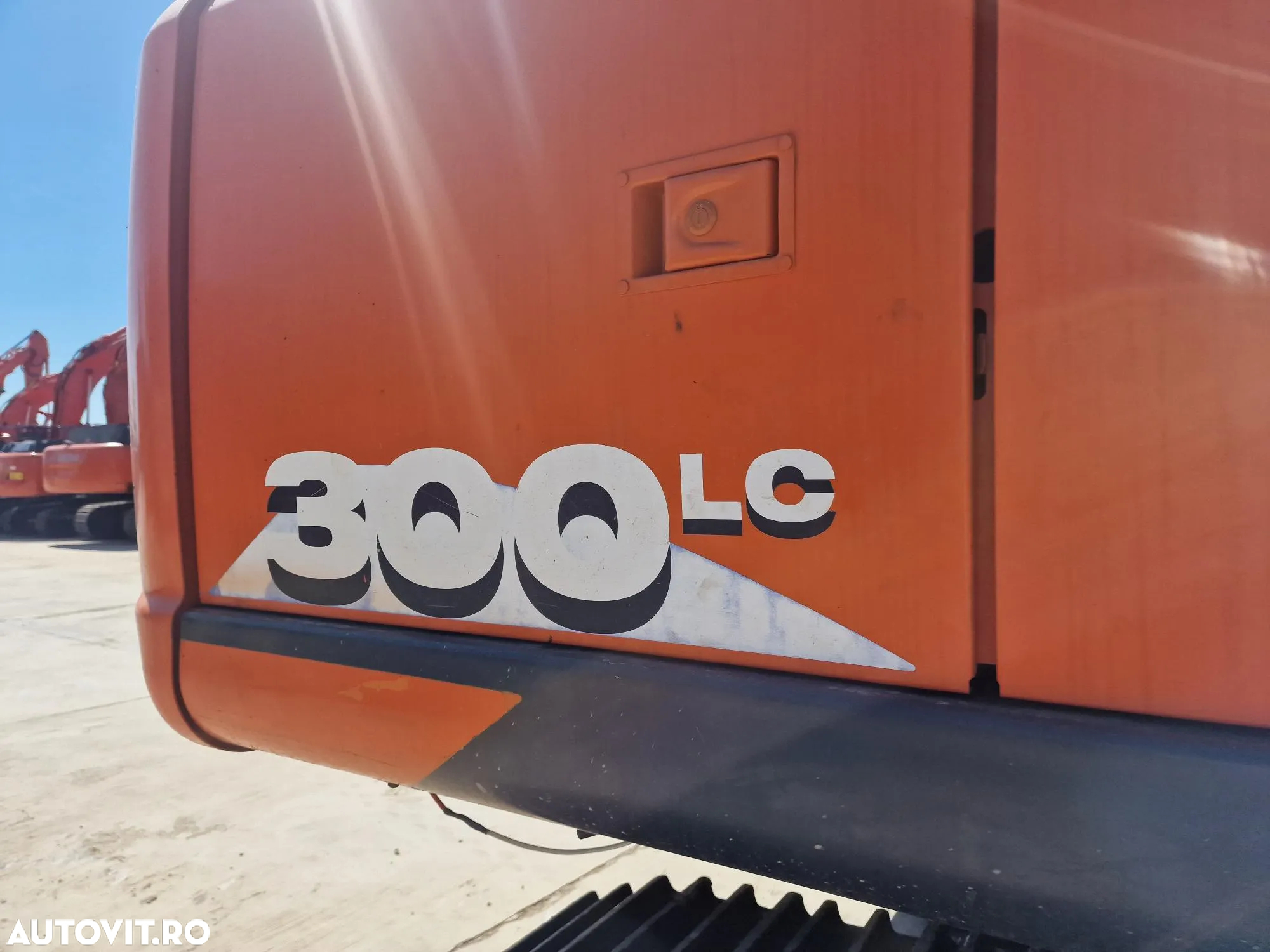 Hitachi ZX300, 32t, Cupa NOUA 1,8mc, 2018, 8.786h, Gresare automata, Inst picon, 3 pompe hidr HITACHI, Camera spate, Camere laterale, consum mediu 15l/h, Stare foarte buna, posibilitate leasing 3 ani-PROMOTIE 87.900 EUR+tva - 23
