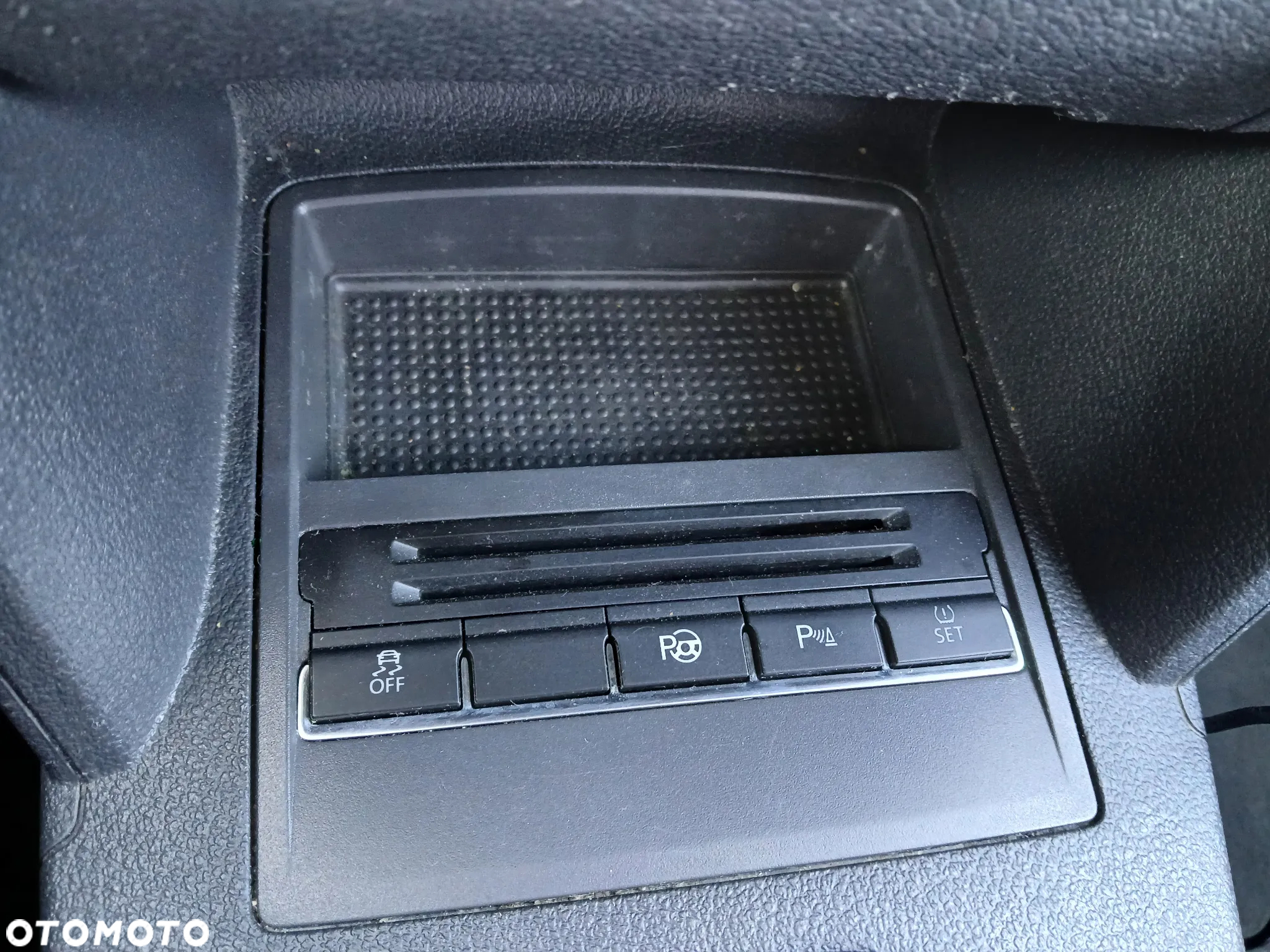 Volkswagen Touran 1.2 TSI BlueMotion Technology Cup - 14