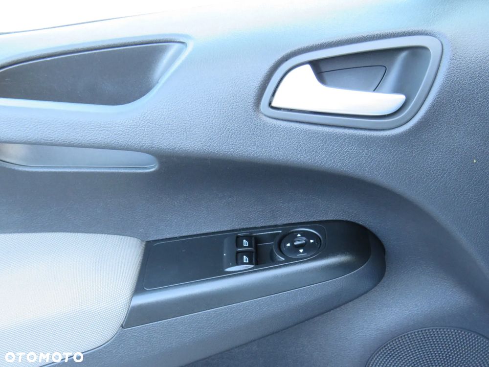Ford Tourneo Courier - 26