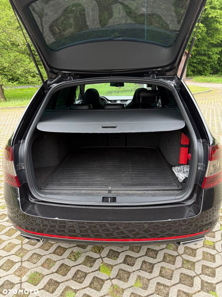 Skoda Octavia 2.0 TDI RS DSG - 12