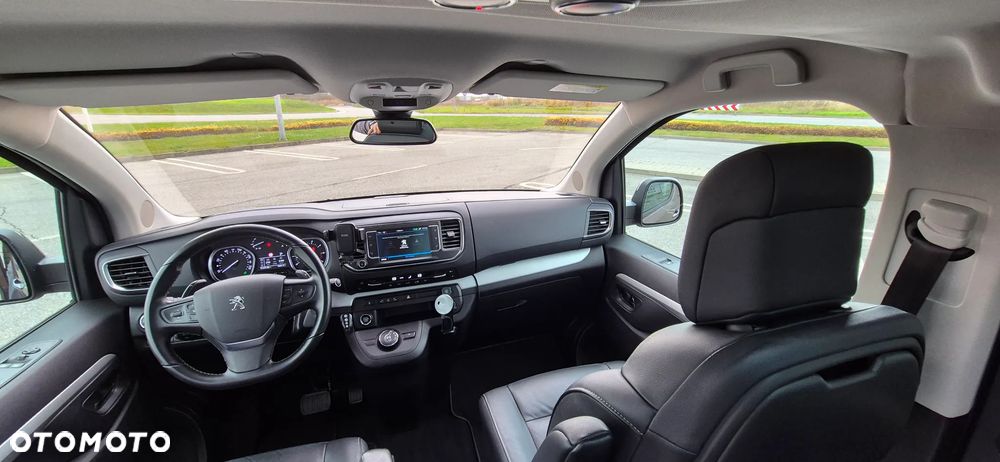 Peugeot Traveller L2 2.0 EAT8 Business VIP - 24