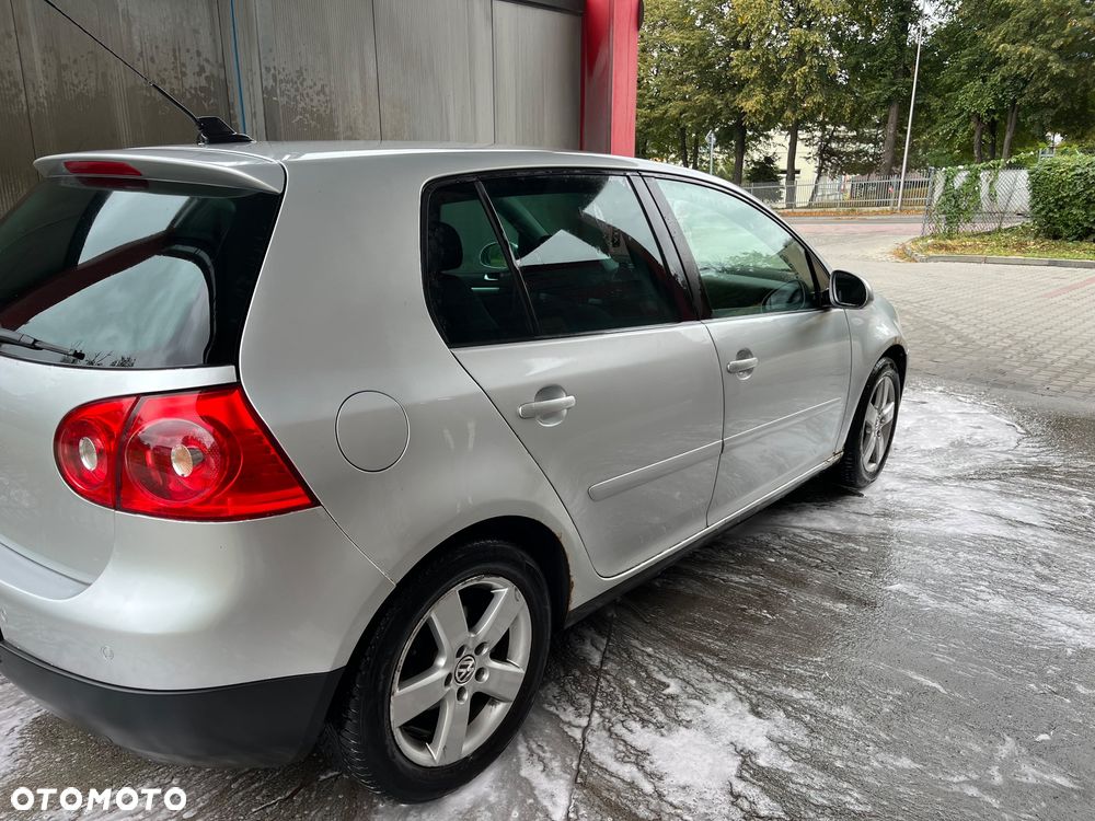 Volkswagen Golf V 1.9 TDI Comfortline - 5