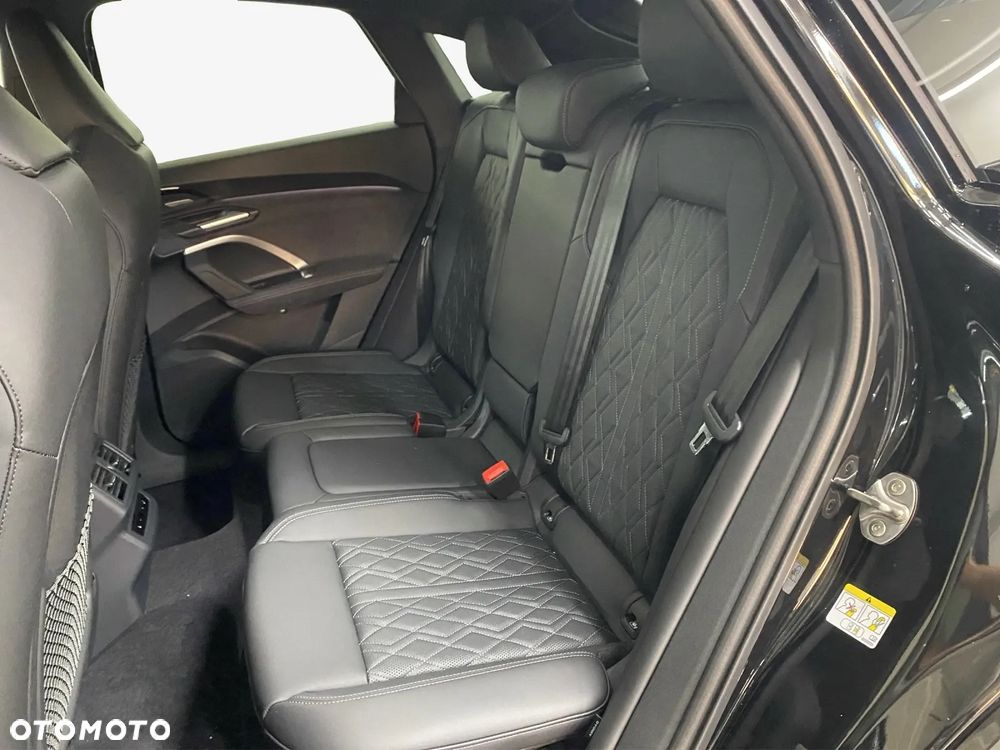 Audi Q5 Sportback - 24
