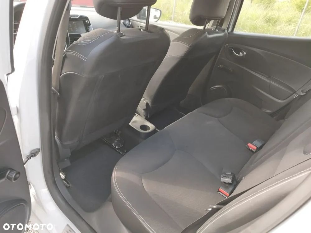 Renault Clio 1.2 16V 75 LIMITED - 11