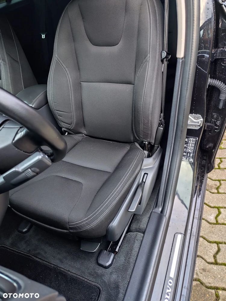 Volvo V60 Cross Country - 11