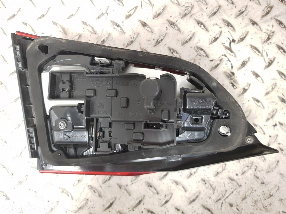 ORYGINALNA LAMPA TYLNA PRAWA W KLAPE PRAWY TYŁ OPEL ASTRA K 5 V KOMBI 15-19 39077379 - 10