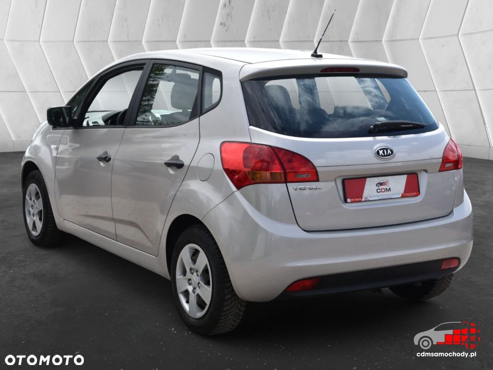 Kia Venga - 8