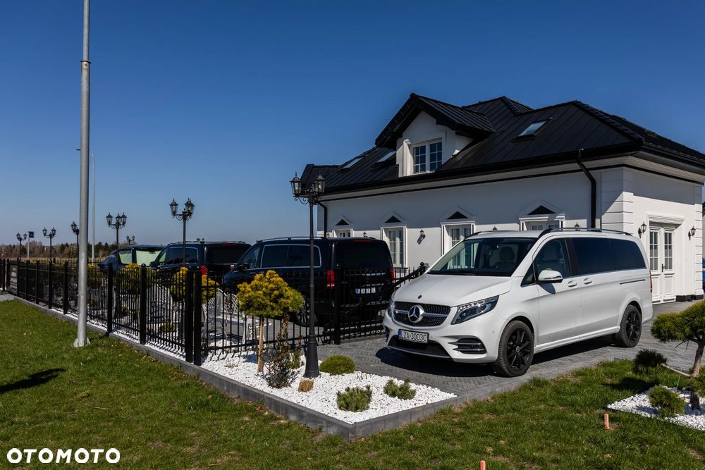 Mercedes-Benz Klasa V 300 d 4-Matic Exclusive 9G-Tronic (d³ugi) - 32