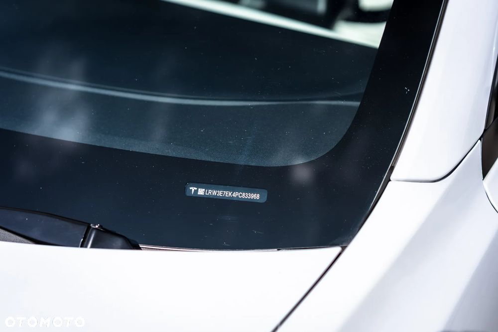 Tesla Model 3 AWD - 14