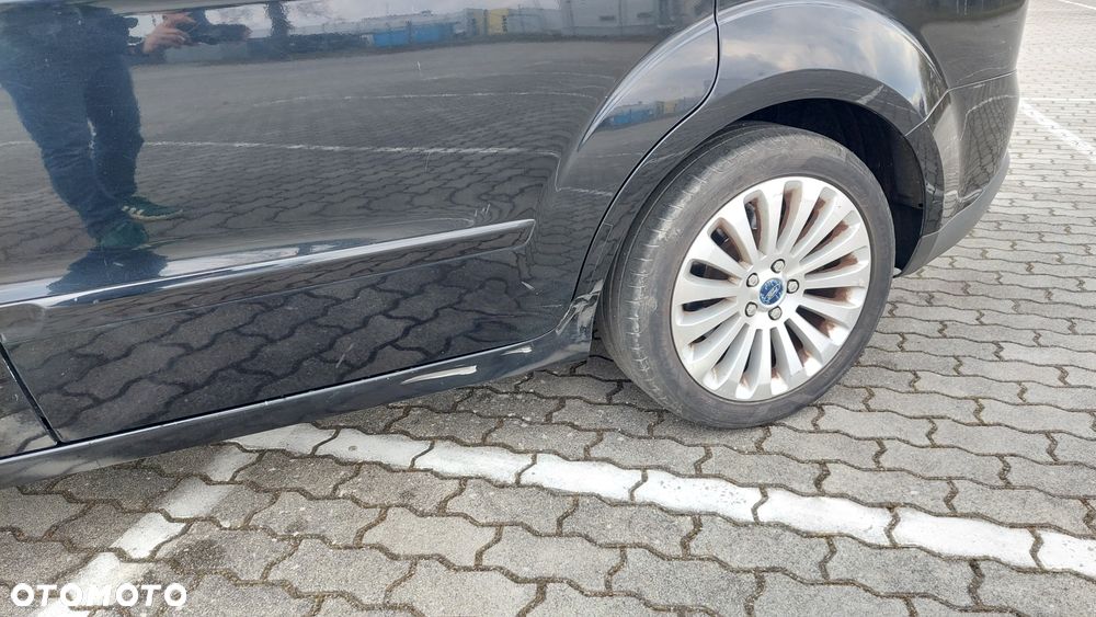 Ford S-Max 2.0 Titanium - 26