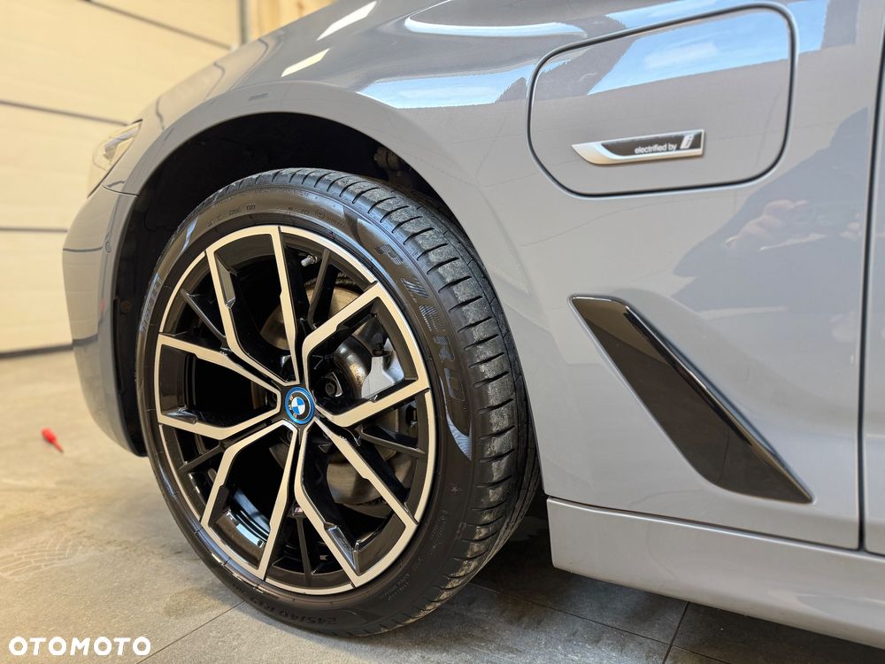 BMW Seria 5 530e xDrive M Sport Edition - 25