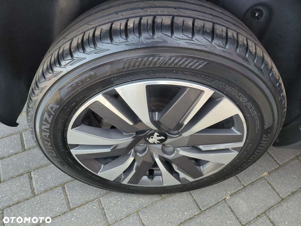 Peugeot 2008 - 9