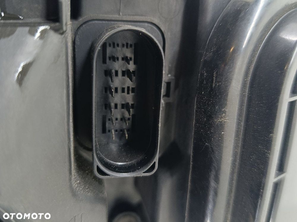 LAMPA PRZÓD PRAWA XENON AUDI A6 C6 - 11