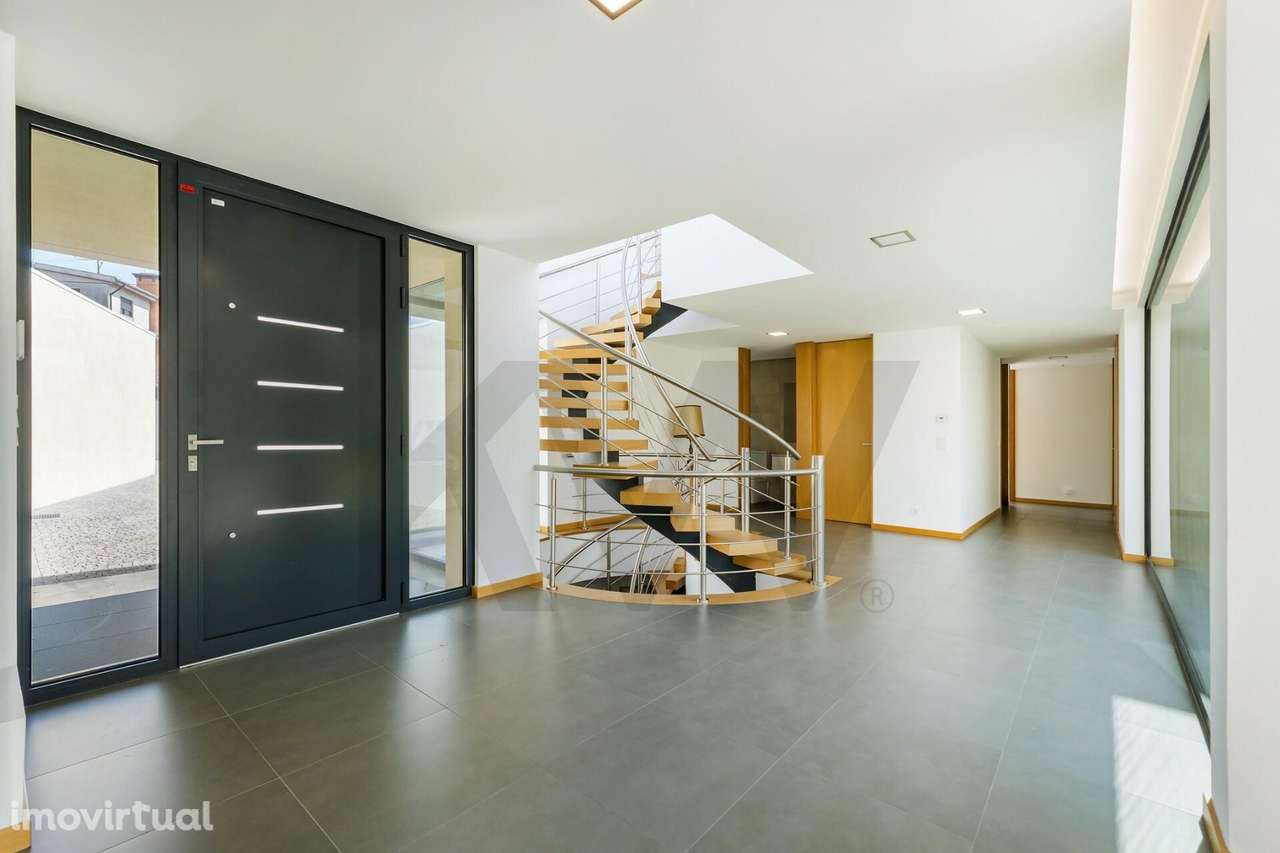 Moradia T4 de Luxo com Piscina em Vilela, Paredes - Elegância e locali - Grande imagem: 4/29