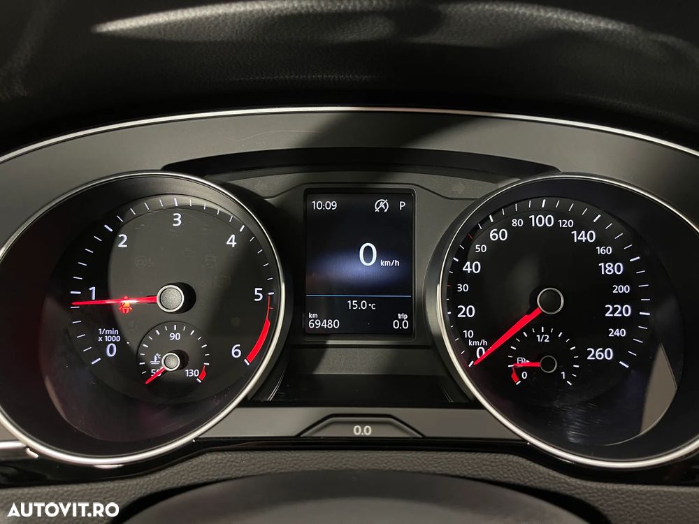 Volkswagen Passat 2.0 TDI DSG Highline - 26