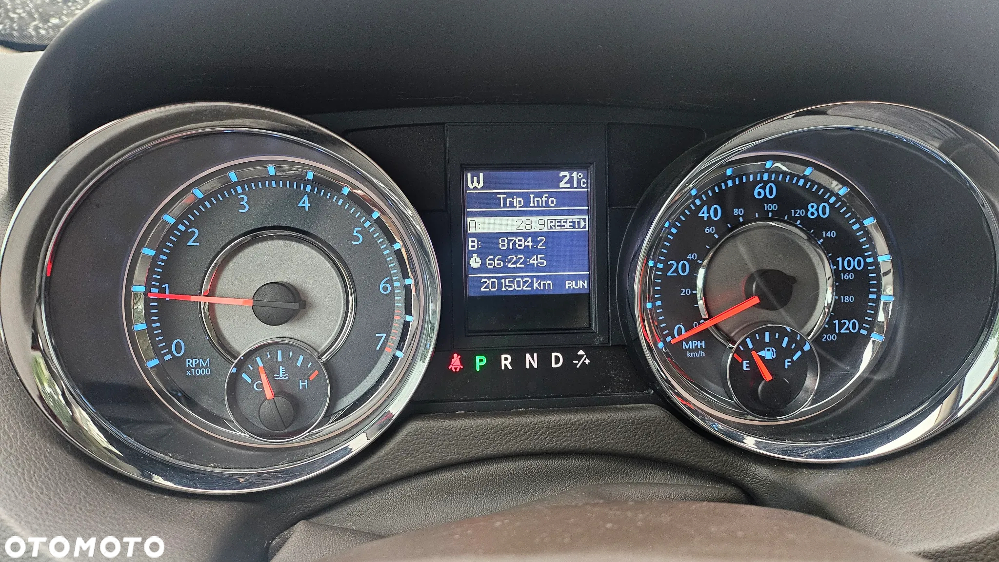 Chrysler Town & Country 3.6 Limited - 8