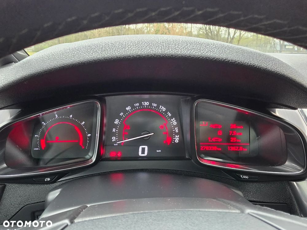 Citroën DS5 BlueHDi 180 EAT6 Business Class - 21