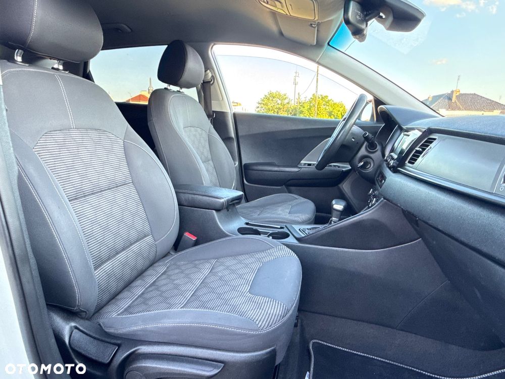 Kia Niro 1.6 GDI Hybrid L Business Line - 19