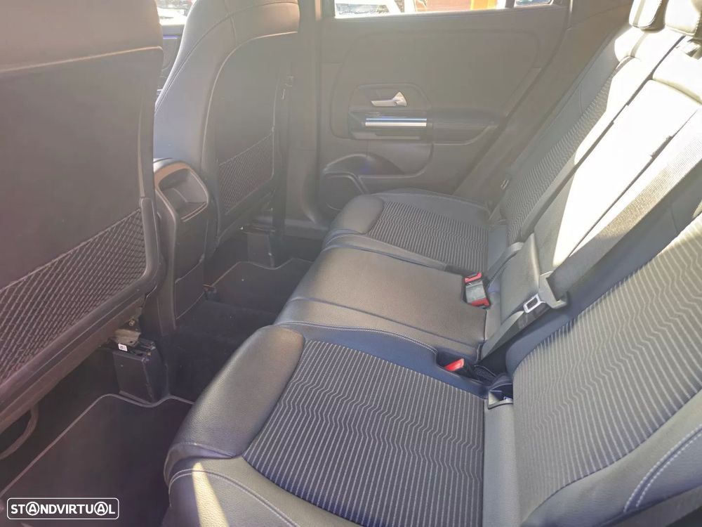 Mercedes-Benz GLA 200 d 8G-DCT Progressive - 11