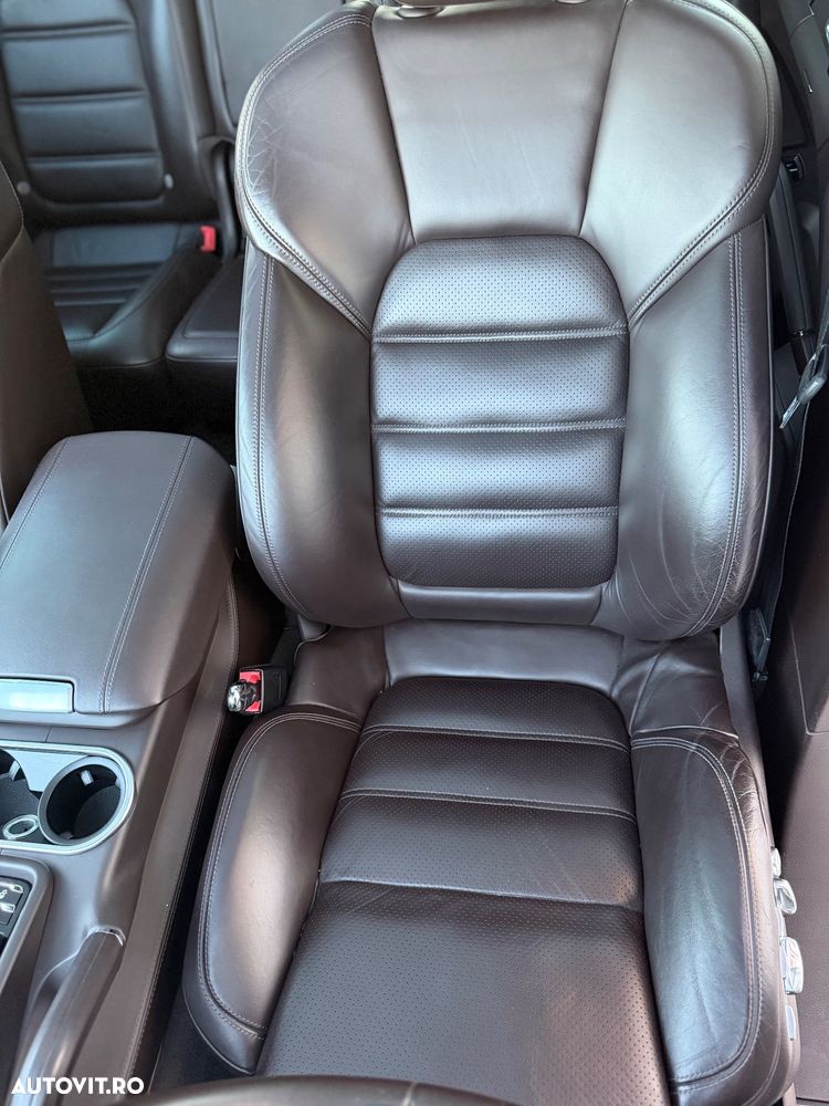 Porsche Cayenne - 22