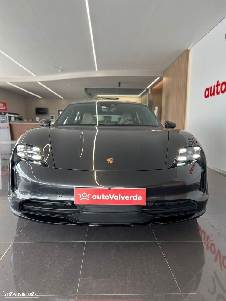 Porsche Taycan Cross Turismo 4 - 3