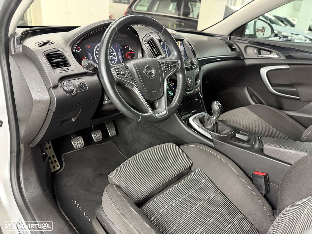 Opel Insignia 2.0 CDTI executive S/S - 16