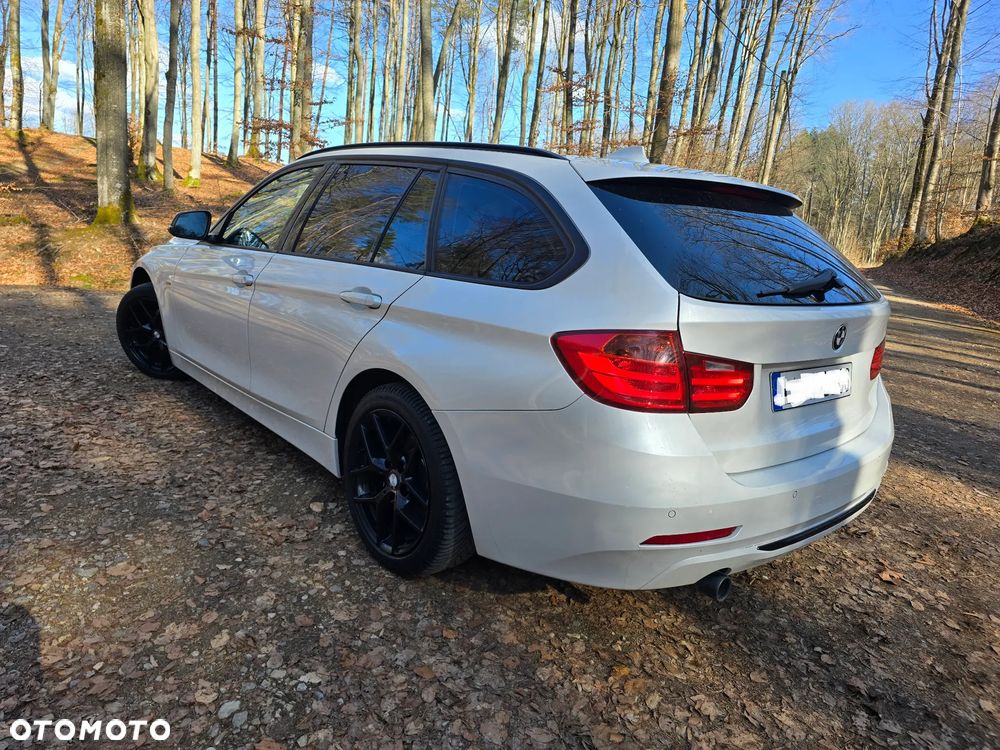 BMW Seria 3 318d DPF Edition Sport - 4