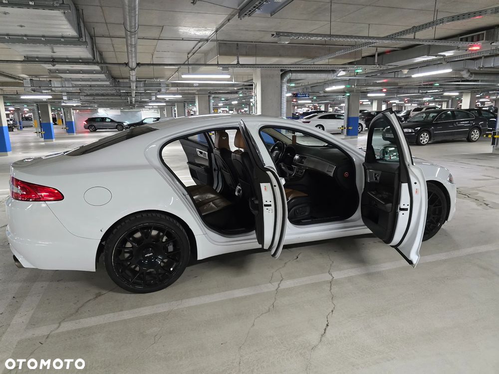 Jaguar XF - 3