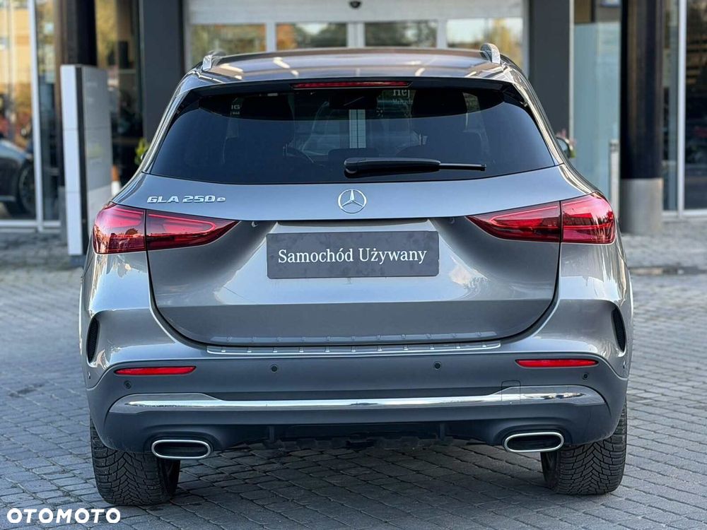 Mercedes-Benz GLA 250 e PHEV AMG Line 8G-DCT - 7