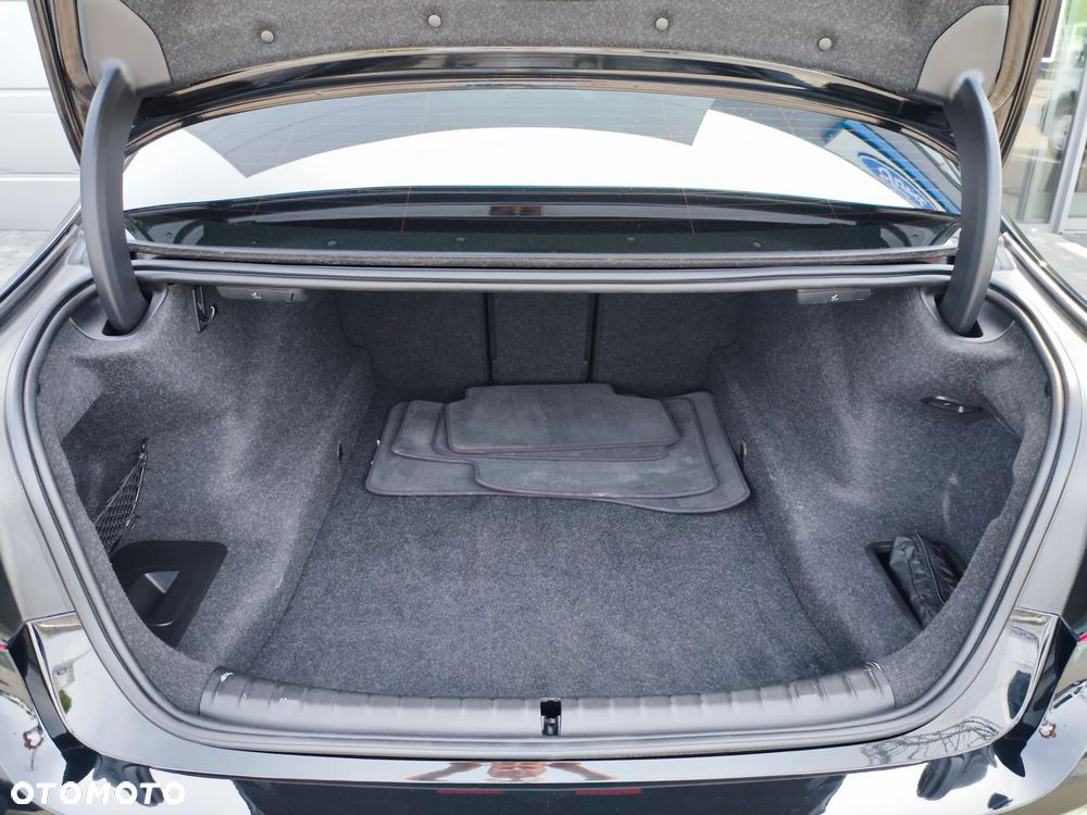 BMW Seria 5 518d Sport Line - 30