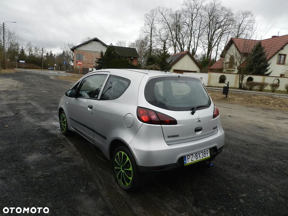 Mitsubishi Colt - 15