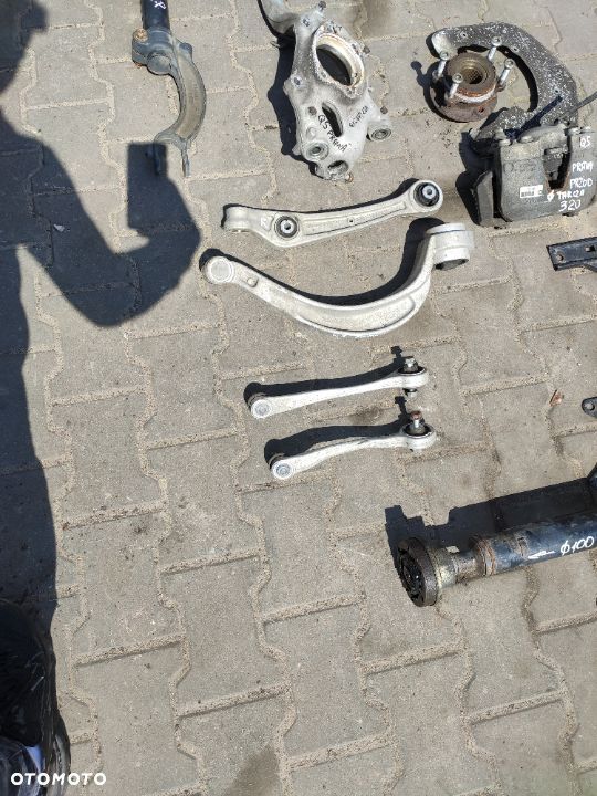 SWORZEŃ WAHACZA AUDI Q5 - 3