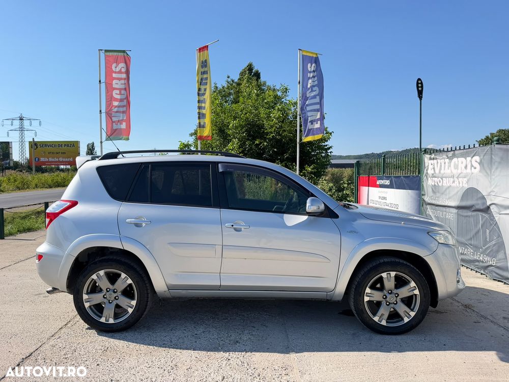 Toyota RAV4 2.2L D-CAT A/T Luxury - 11