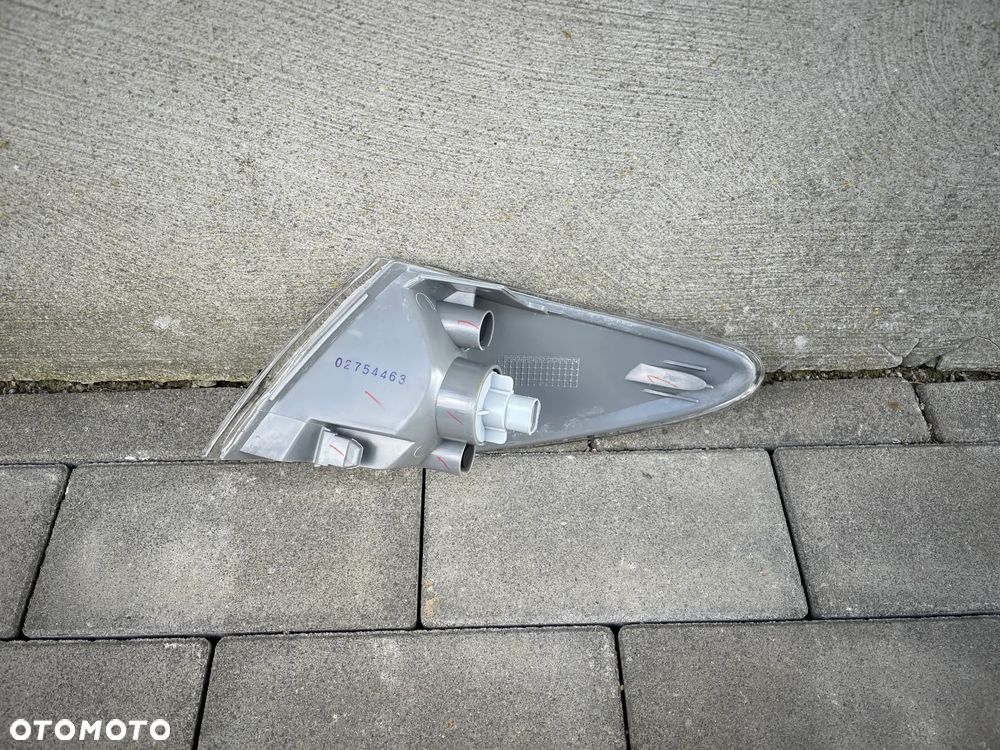 KIERUNKOWSKAZ PRAWY MAZDA PREMACY  1999-2001 - NOWY - 2