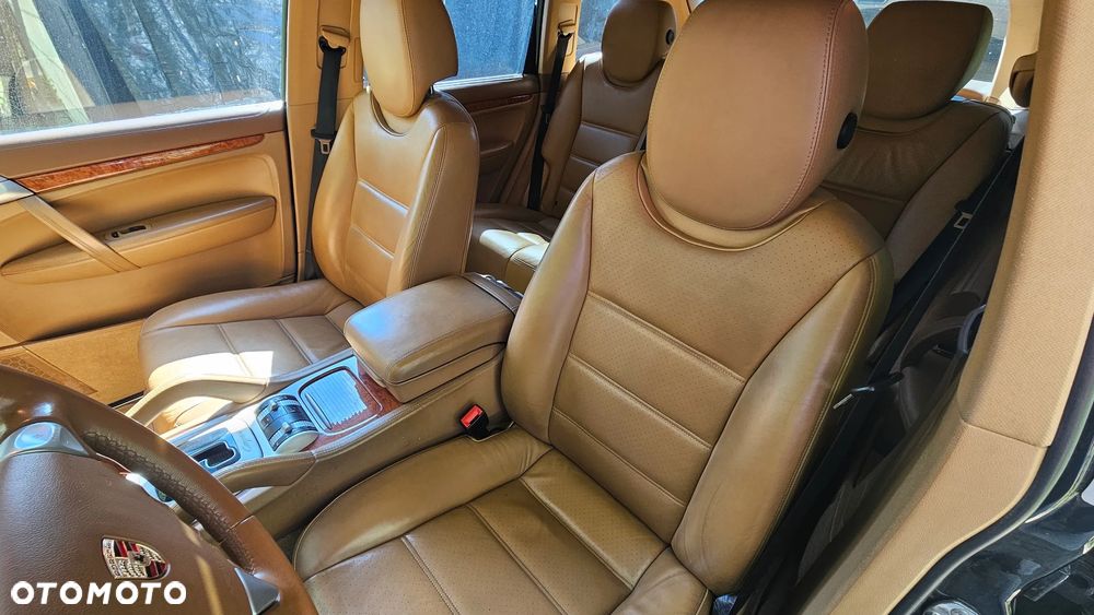 Porsche Cayenne - 8