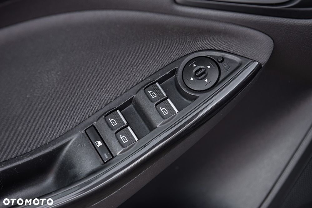 Ford Focus SW - 16