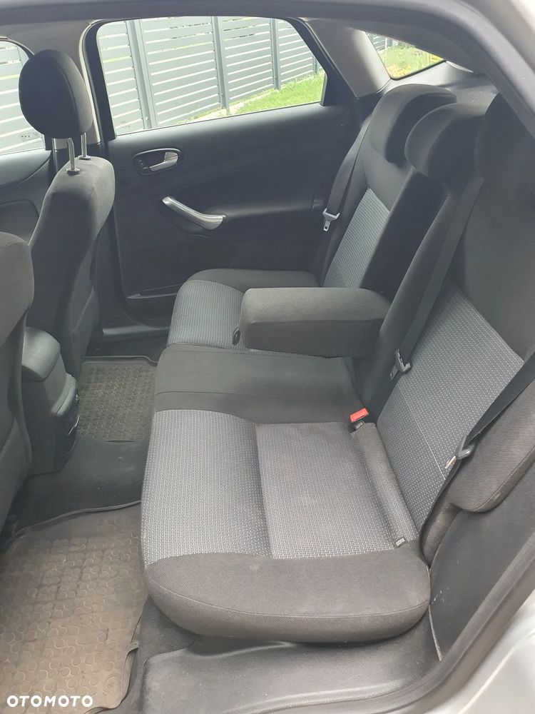 Ford Mondeo 1.8 TDCi Ambiente - 4