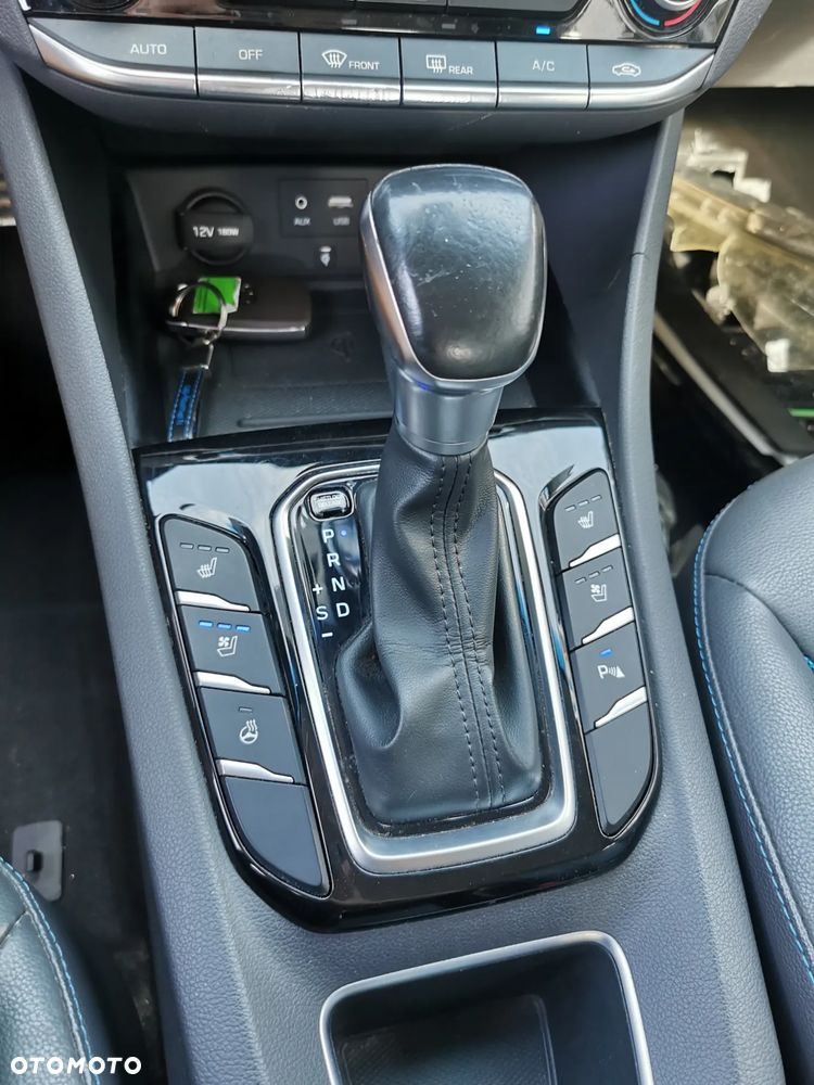 Hyundai IONIQ Hybrid 1.6 GDI Premium - 18