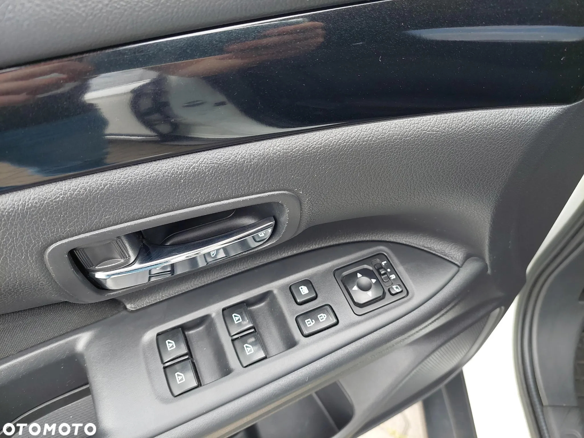 Mitsubishi Outlander 2.0 Intense 2WD CVT - 10