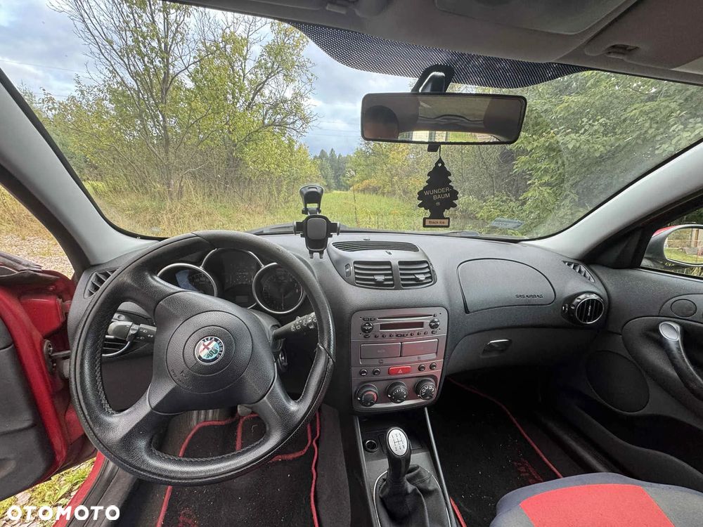 Alfa Romeo 147 1.6 Twin Spark Distinctive - 5