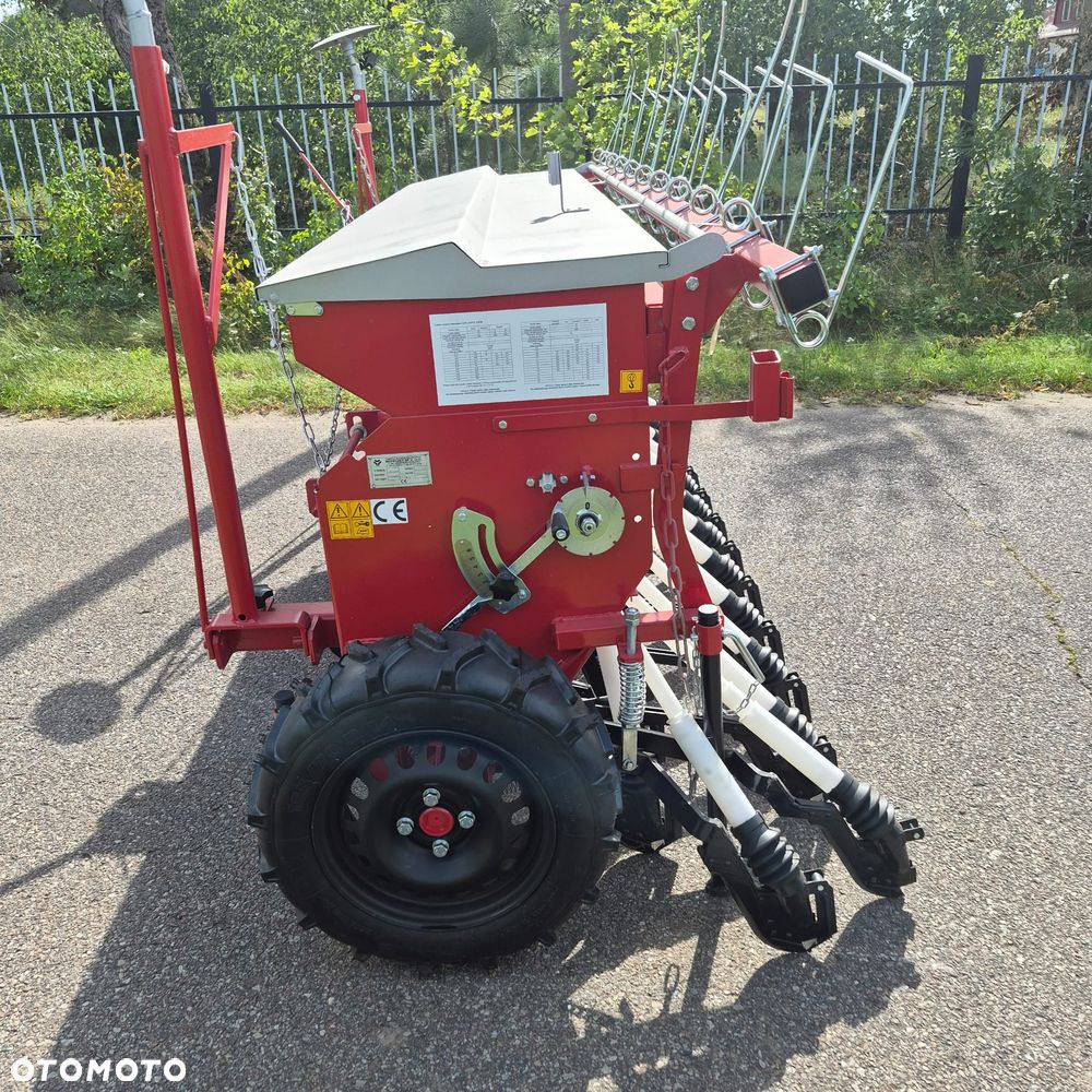 Meprozet Siewnik zbożowy 2-talerzowy S117T MEPROZET 3,0m; Siewnik zbożowy stopkowy-redlicowy S107/2 MEPROZET 2,5m; Siewnik zbożowy stopkowy-redlicowy S107 MEPROZET 3,0m - 18