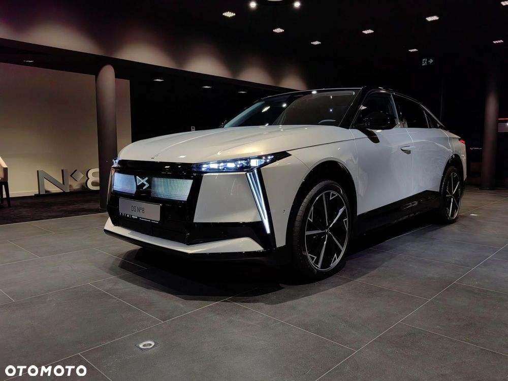 DS Automobiles N°8 - 9
