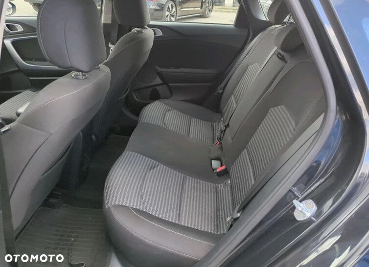 Kia Ceed - 7