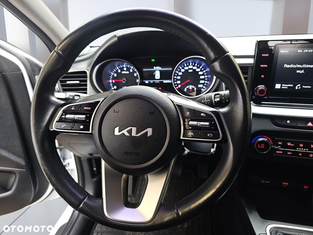 Kia Ceed 1.5 T-GDI M - 13