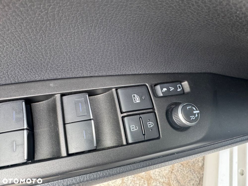 Toyota Camry 2.5 Hybrid Executive CVT - 29