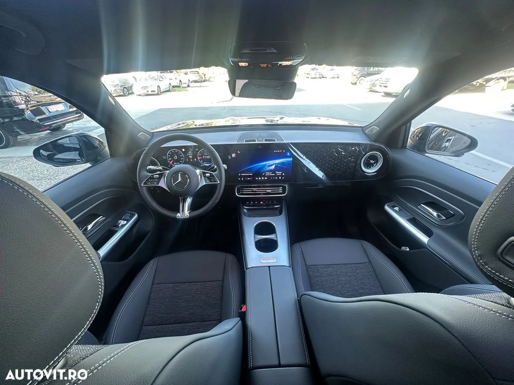 Mercedes-Benz GLB - 11