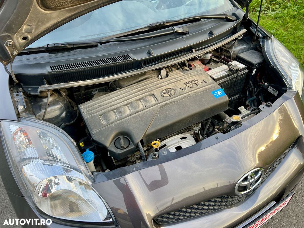Toyota Yaris 1.33 VVT-i Executive - 13